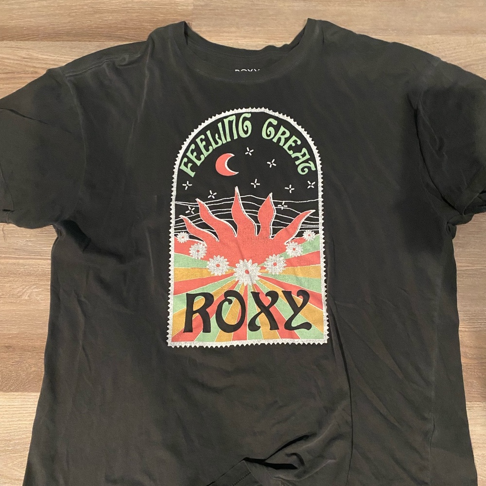 Roxy women's graphic tee medium